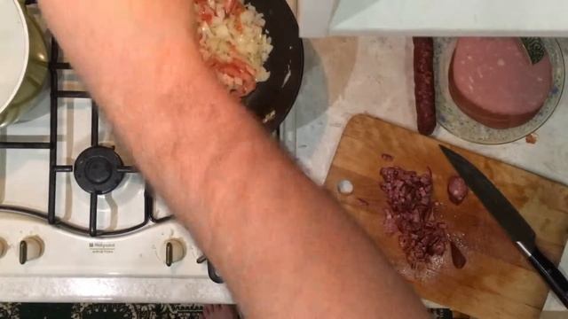 Вермишель с жареной хрустящей колбаской, как у бабушки! смотреть онлайн