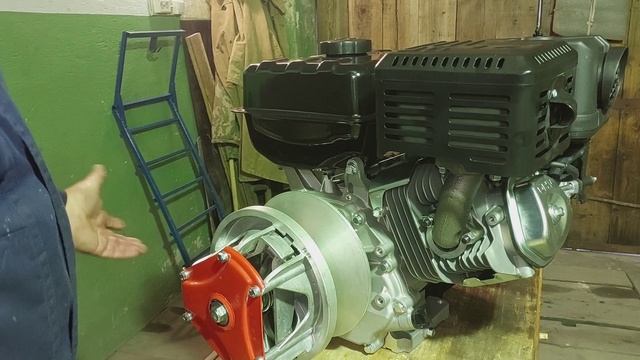 Подготовка двигателя Lifan 190F (15 л/с) к первому запуску, установка вариатора. смотреть онлайн