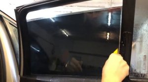 Тонировка бокового стекла без снятия обшивки.