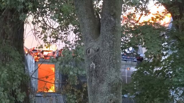 Пожар в войсковой части на улице Коммунистическая в Калининграде 3 смотреть онлайн