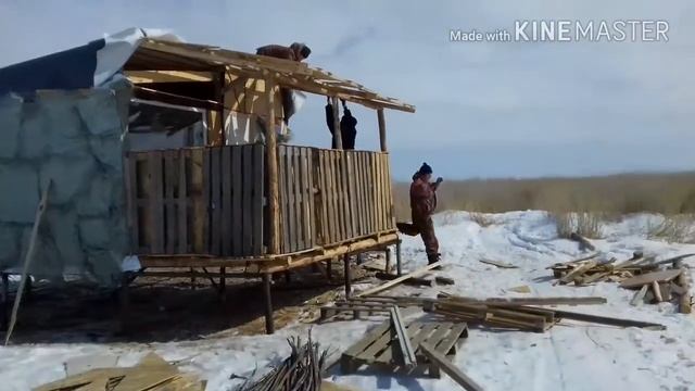 Строим охотничий домик на болоте на сваях. Охота 74. 2 часть. смотреть онлайн