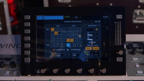 04 Цифровой микшерный пульт Behringer Wing - работа с функцией Talkback