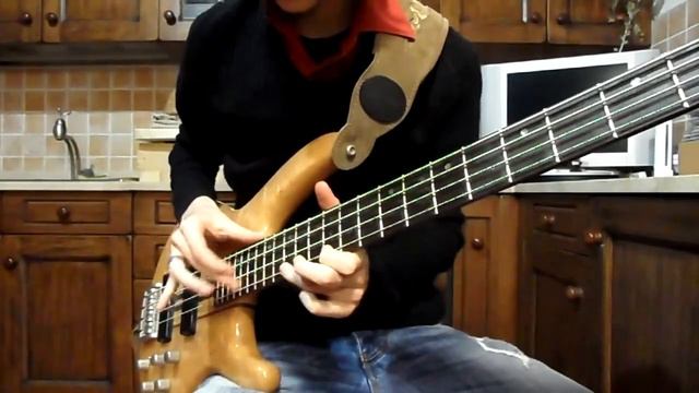Van Halen's Eruption on Bass смотреть онлайн