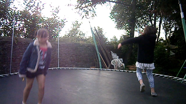 Chleo And Tamzin On Trampolenel смотреть онлайн