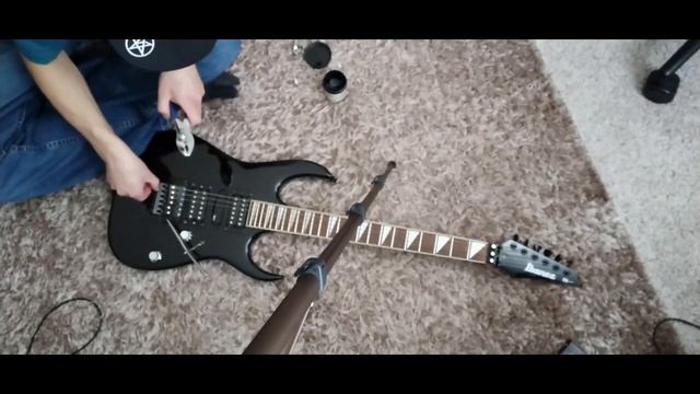 Ibanez EX370 Swapping out knobs + switch tip and upgrading the fine tuners смотреть онлайн