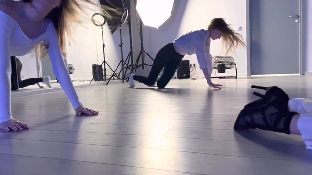 Стрип-пластика | strip dance | Темникова - контуры тел смотреть онлайн