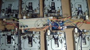 Музыка из старых флоппи дисководов. Ардуино.