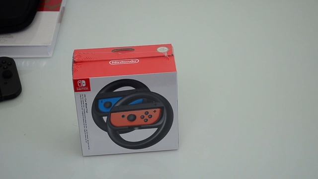 Mario Kart 8 Deluxe и два руля для Nintendo Switch