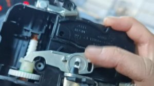 клинит замок двери гранта зима