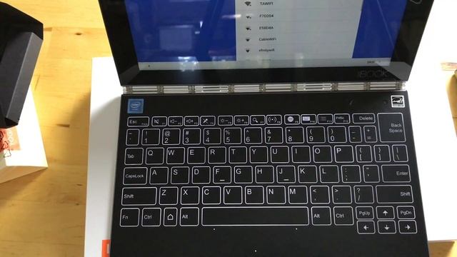 Lenovo Yoga Book unboxing and first impressions смотреть онлайн