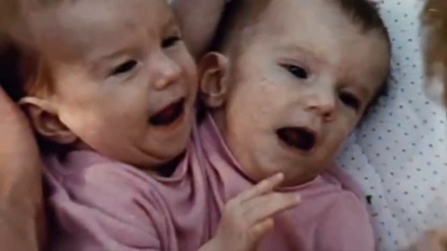 Двухголовая девушка смотреть онлайн