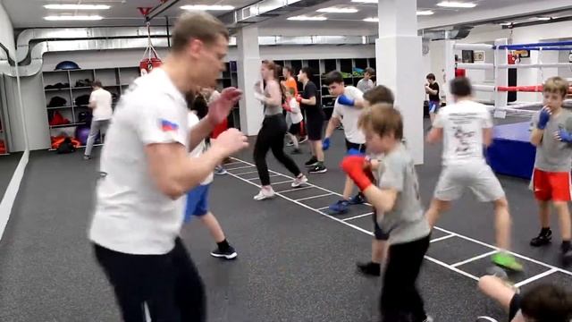 Тренировка младшей группы по боксу 31.01.18 смотреть онлайн
