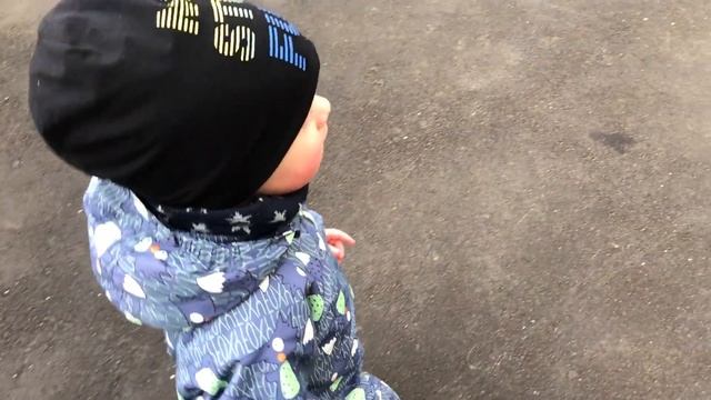 Поехали на самокатах на Воробьёвы горы, катались около МГУ и круто провели День рождения папы! смотреть онлайн