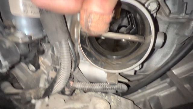 The mixture is too rich DCT 0746 0750 P0172. Benz E300 W212 M272. Cleaning MAF Sensor. смотреть онлайн