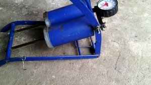 Ножной двухцилиндровый автомобильный насос с манометром из Китая - как выглядит и работает - обзор