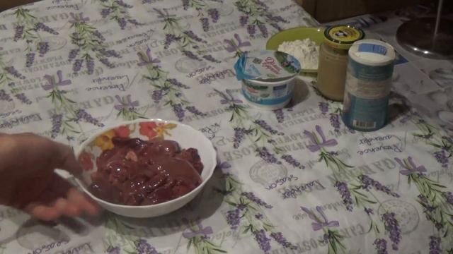 Готовим вместе с папой/Печень куриная в сметанно-горчичном соусе смотреть онлайн