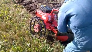 Супер мотоблок Салют-100, вспашка поля