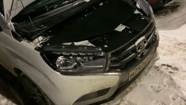 Установка штатной шумоизоляции капота на LADA XRAY смотреть онлайн