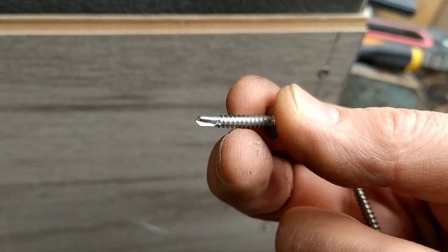 @0170 Ламинатом обшиваю наружную утепленную металлическую дверь/ не снимая с петель/. смотреть онлайн