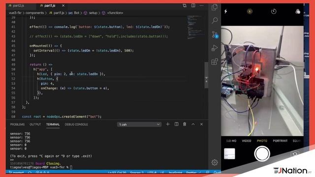 VueJS powered fluffy killing robots by Tiago Alves смотреть онлайн