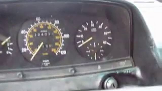 1984 Mercedes 300 D , man pays $650.00 for a tow and a new starter ! Just listen to the owner смотреть онлайн