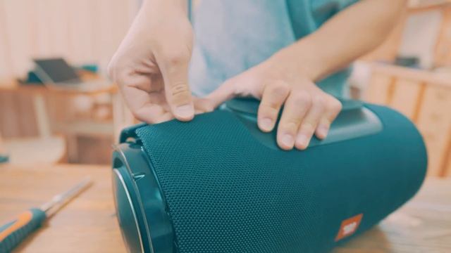 ЧТО ВНУТРИ JBL BOOMBOX ? смотреть онлайн