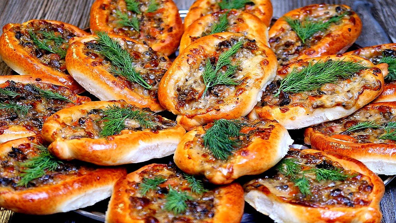 Перед этим не устоишь! Вкуснейшие лодочки пирожки с сырно грибной начинкой смотреть онлайн