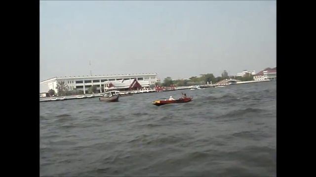 Речной трамвайчик в Бангкоке смотреть онлайн