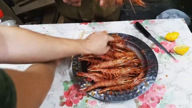 Королевские креветки гриль на шпажках, любимое блюдо Мартиросяна) смотреть онлайн