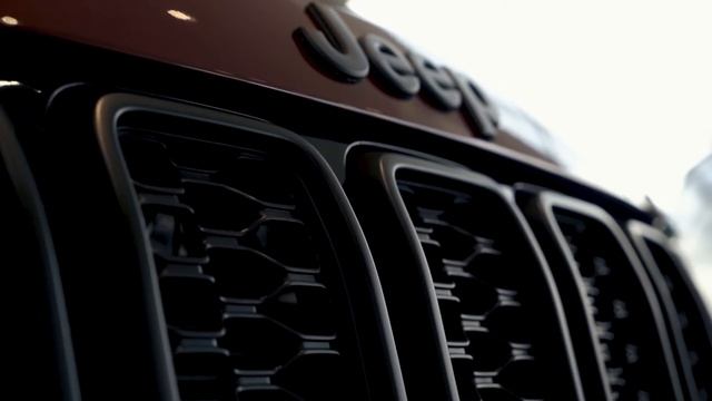 Jeep Grand Cherokee в АВИЛОН смотреть онлайн
