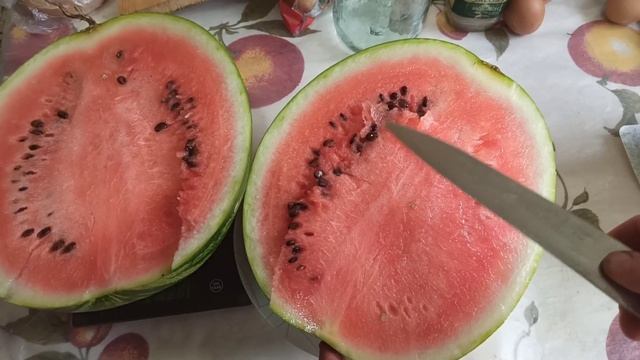 Арбуз Крымсон свит, привитый на 189 тыкву, с уличной бахчи. Сажать обязательно! Сладкий, ароматный! смотреть онлайн