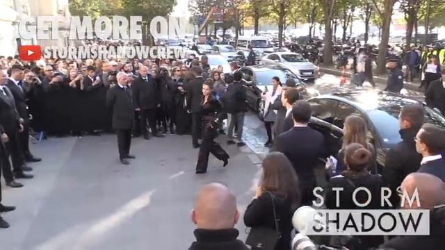 Marie Ange Casta, Cecile Cassel and more at the Chanel Ready to Wear Fashion Show in Paris смотреть онлайн
