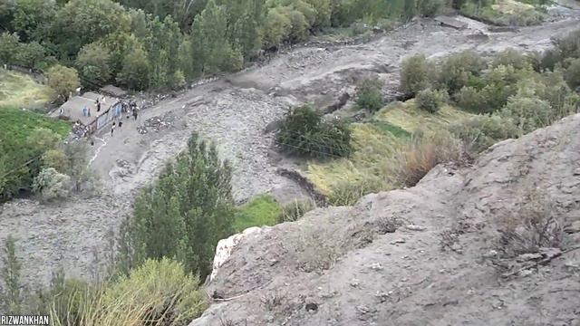 12 EPIC Land Slides Caught On Camera смотреть онлайн