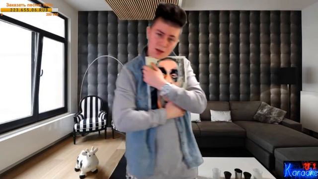 Яна танцует с Мопсом смотреть онлайн