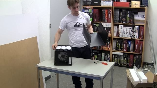 Fractal Design Node 304 Detailed Unboxing смотреть онлайн