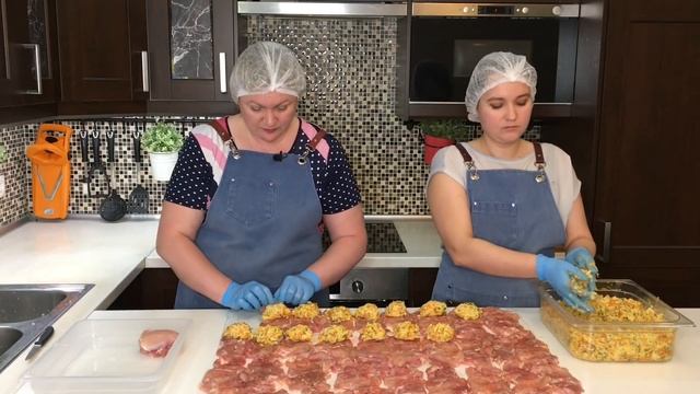 ФАРШИРОВАННЫЕ КУРИНЫЕ РУЛЕТИКИ// ФАРШИРОВАННАЯ КУРИЦА НА ПРАЗДНИЧНЫЙ СТОЛ смотреть онлайн