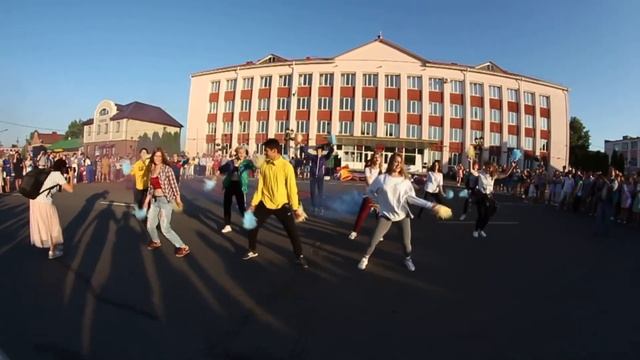 танец выпускников сш№1 смотреть онлайн