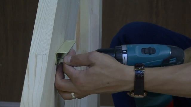 Сборка и монтаж деревянной лестницы ЛЕС 02 смотреть онлайн