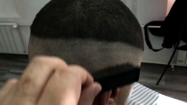 Мужская стрижка Цезарь с высоким фэйдом / Men's high fade Caesar haircut tutorial. смотреть онлайн