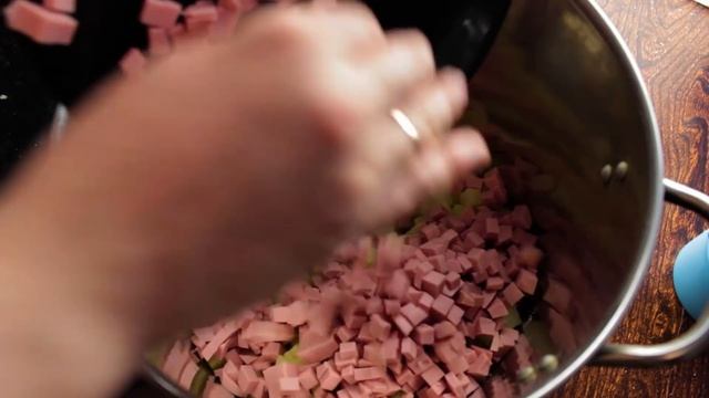 Окрошка на кефире. Простой рецепт. смотреть онлайн