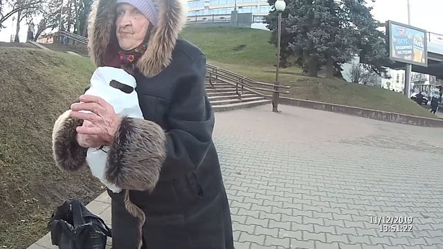 Бабушка—попрошайка смотреть онлайн