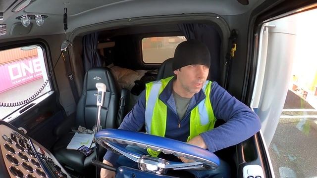 February 7, 2023 день в порту, и всё о портах Peterbilt 389 контейнеровоз ￼￼ смотреть онлайн