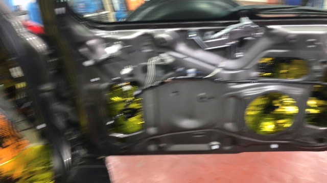 Как обстоят дела с шумоизоляцией на Тойота Рав4 Проклеили качественными материалами Comfort mat смотреть онлайн