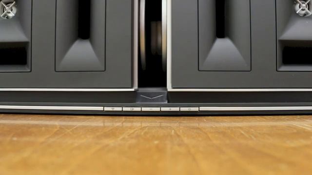 Klipsch Stadium Wireless Speaker System смотреть онлайн