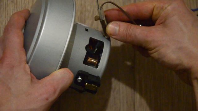 Ремонт пылесоса Samsung. Замена родного двигателя на китайский VAC044UN смотреть онлайн