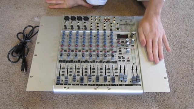 Beheringer Eurorack UB1622FX Pro Mixer: Unboxing