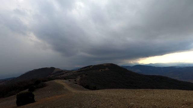 НА НИВЕ ПО КРЫМУ . Показываем одно из самых живописных мест Судака. Чуть не остались БЕЗ КОЛЁС. смотреть онлайн