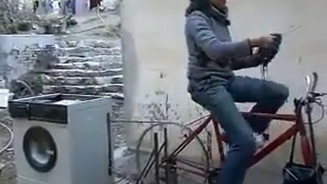 Стирка белья | Крути педали и стирай белье смотреть онлайн