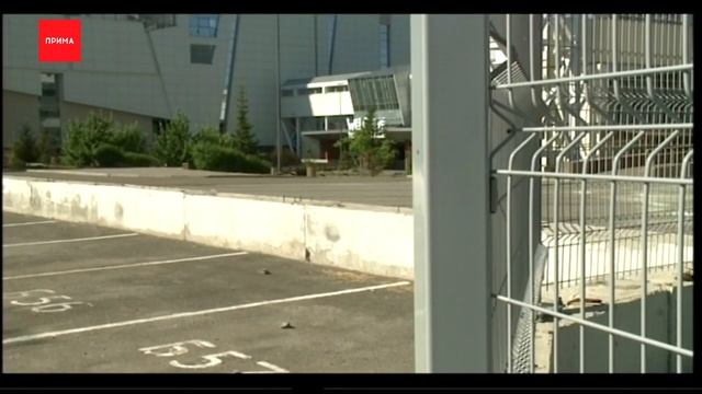 Забор вокруг СФУ начали демонтировать смотреть онлайн