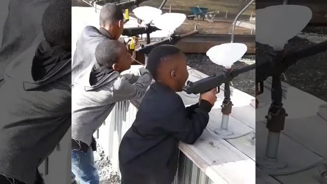 My cousin and I Shoot paint ball!! смотреть онлайн
